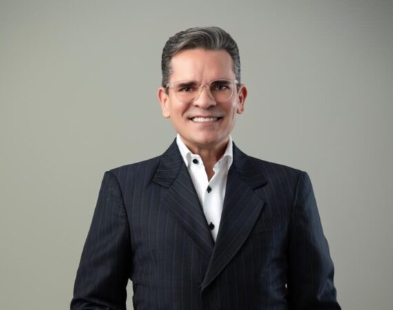 La Voz y la Presencia del Mundo Social