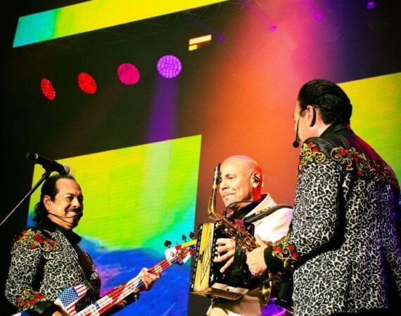 El prodigio brilla en concierto de Los Tigres del Norte