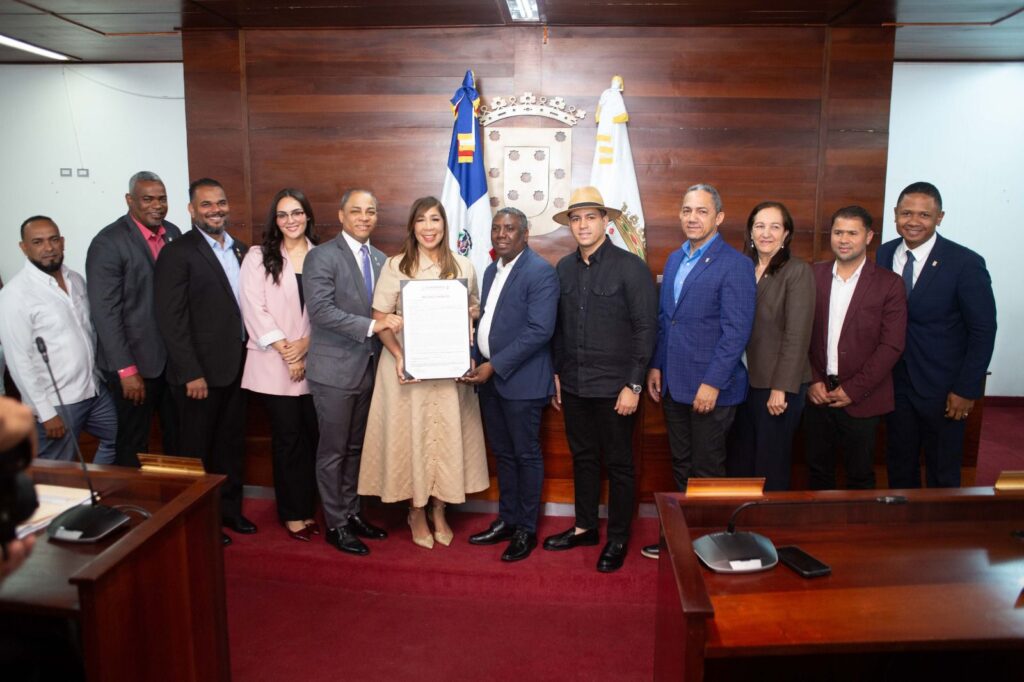 Grisbel Medina recibe reconocimiento